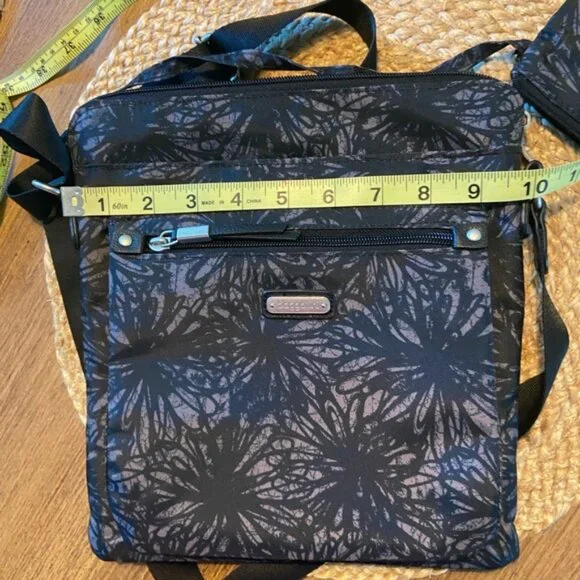 Baggalini Go Bagg Crossbody Bag and RFID Phone Wristlet Set - Picture 7 of 8